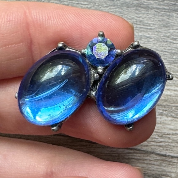 Blue Vintage Brooch with Rhinestone Middle - Picture 2 of 5